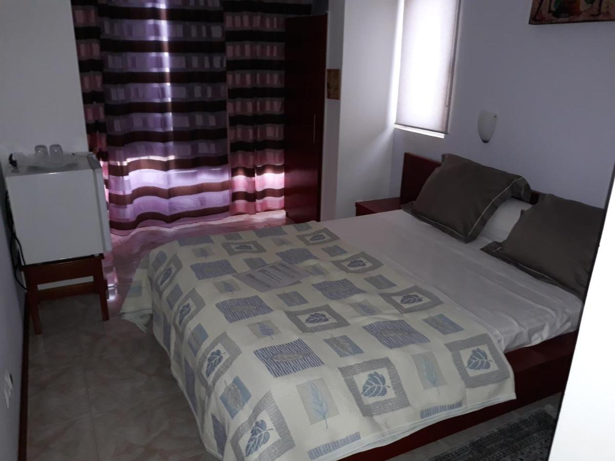 Bed and Breakfast Yria Residencial Porto Novo Exterior foto