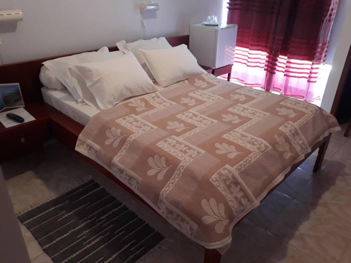 Bed and Breakfast Yria Residencial Porto Novo Exterior foto